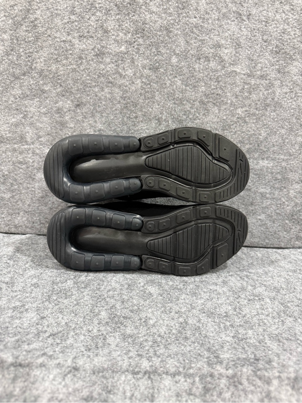 Women's size 7 Air Max 270 Tripe Black - Picture 8 of 8